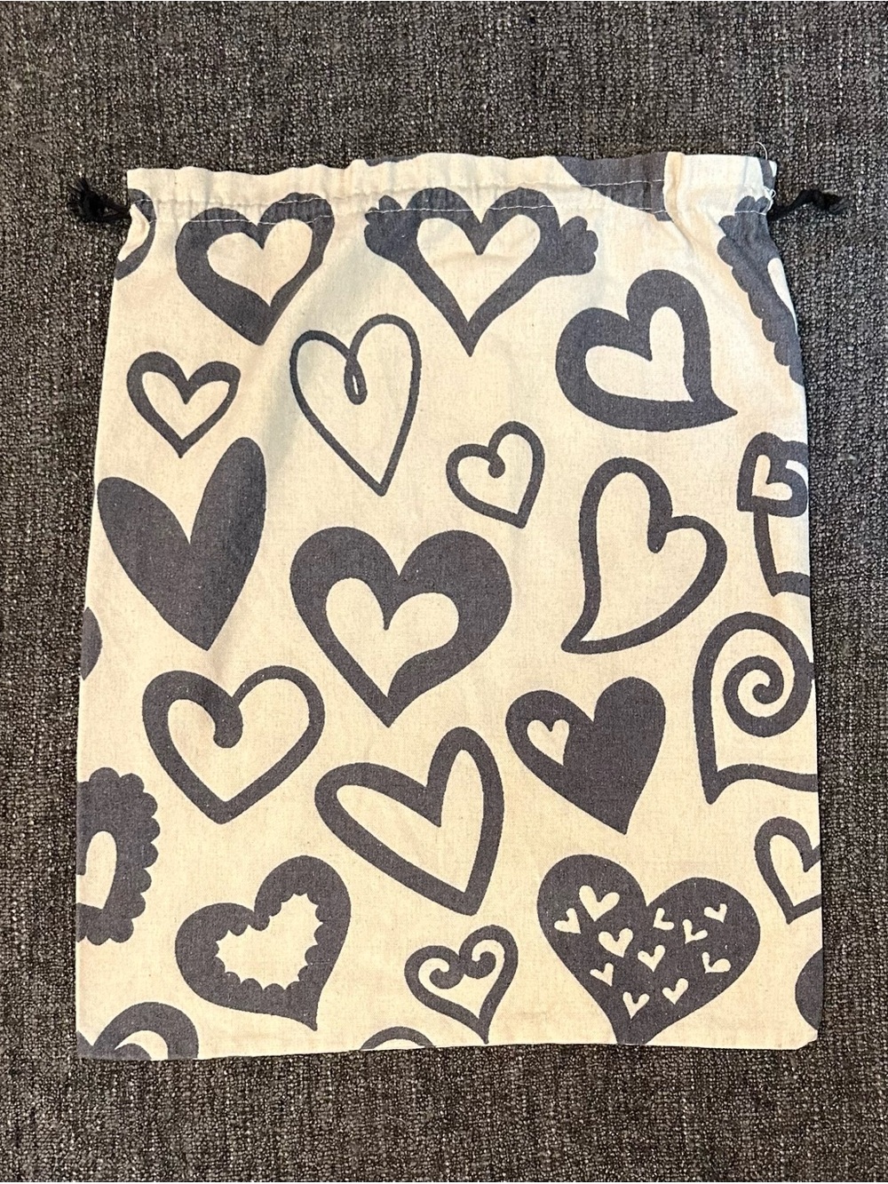 Canvas drawstring bag • heart pattern